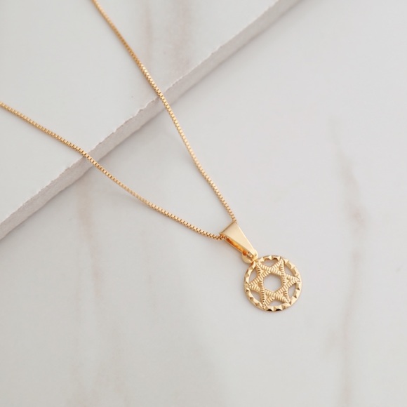 Star of David Necklace | 18k Gold Filled - Picture 3 of 7